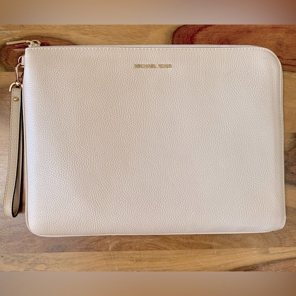 MICHAEL KORS Leather Blush Pink Padded Laptop Computer Case - Picture 1 of 5